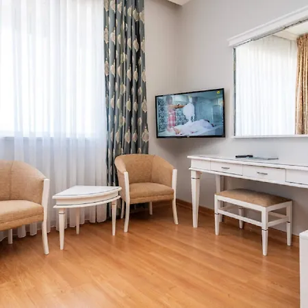 Armas Pemar ホテル 5*